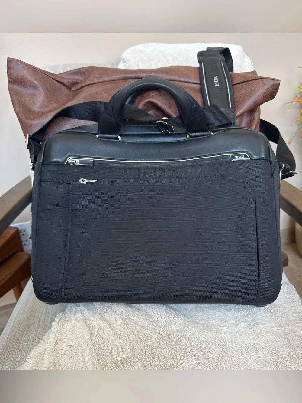 Tumi Black Arrive Sawyer Laptop Briefcase with Leather Trim-EUC Monogram